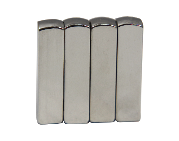 
  
Thick shoe lace metal tips silver color

